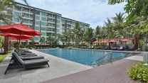 <div>Amari Residences Hua Hin, is one of Hua Hin's newest residential complexes that comes with hotel-level services and is perfect for discerning and sophisticated travellers who come in groups or families. Key facilities include the children's pool, playground, sun bathing lawn, complimentary beach towels and fitness room.</div>